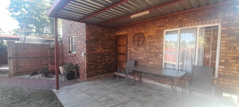 To Let 4 Bedroom Property for Rent in Zwartkop Gauteng