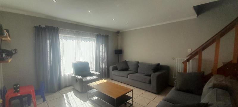 To Let 4 Bedroom Property for Rent in Zwartkop Gauteng