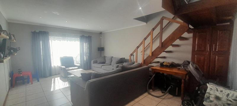 To Let 4 Bedroom Property for Rent in Zwartkop Gauteng