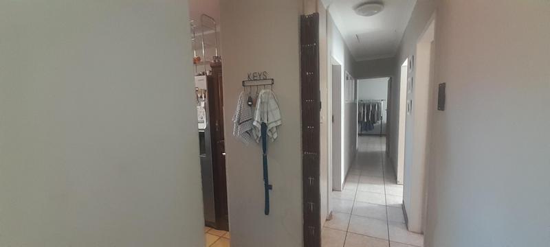 To Let 4 Bedroom Property for Rent in Zwartkop Gauteng