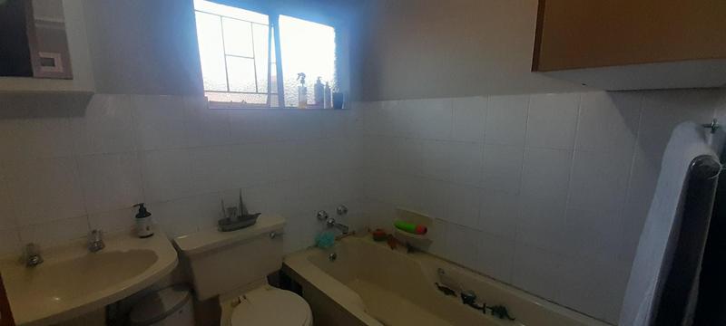 To Let 4 Bedroom Property for Rent in Zwartkop Gauteng