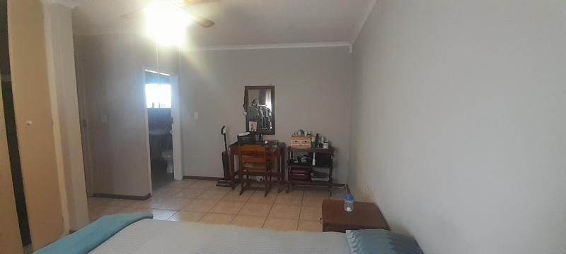 To Let 4 Bedroom Property for Rent in Zwartkop Gauteng