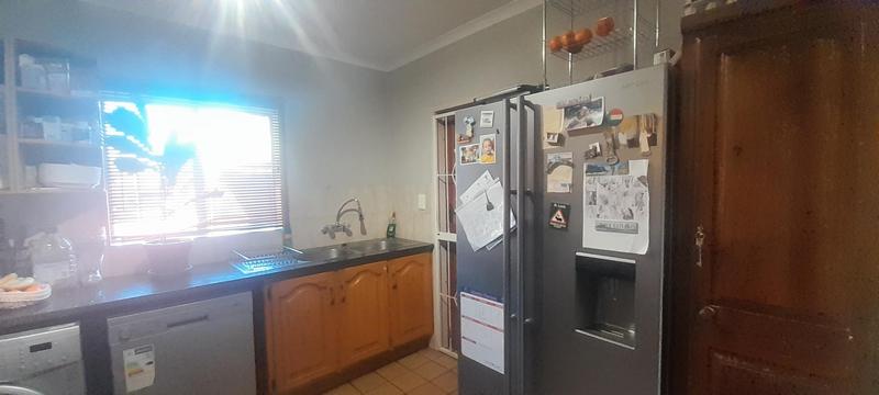 To Let 4 Bedroom Property for Rent in Zwartkop Gauteng