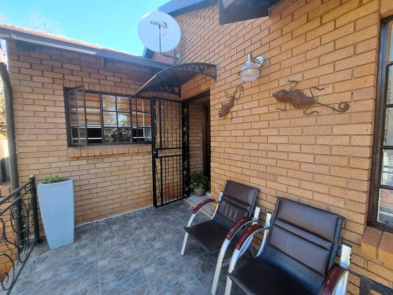 3 Bedroom Property for Sale in Heuweloord Gauteng