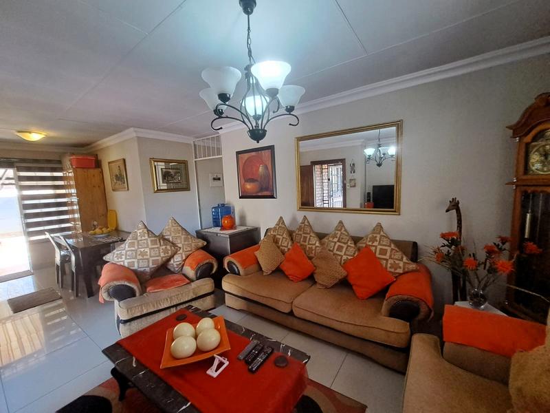 3 Bedroom Property for Sale in Heuweloord Gauteng