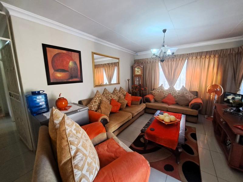 3 Bedroom Property for Sale in Heuweloord Gauteng