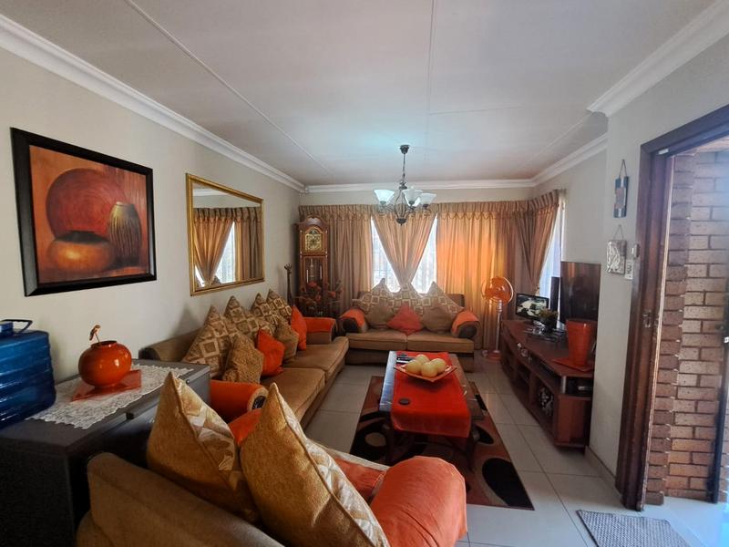 3 Bedroom Property for Sale in Heuweloord Gauteng