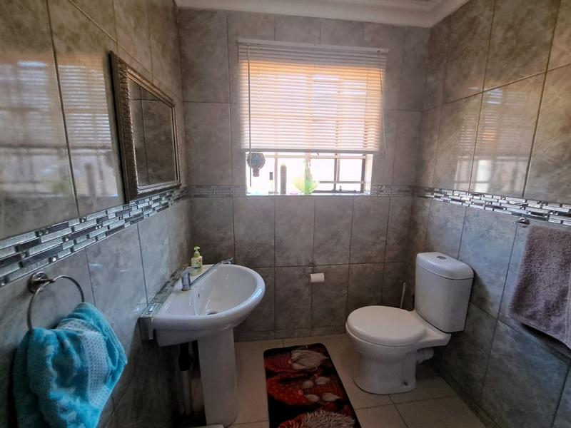 3 Bedroom Property for Sale in Heuweloord Gauteng