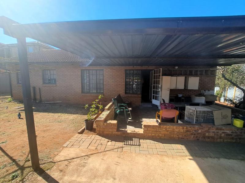 3 Bedroom Property for Sale in Heuweloord Gauteng