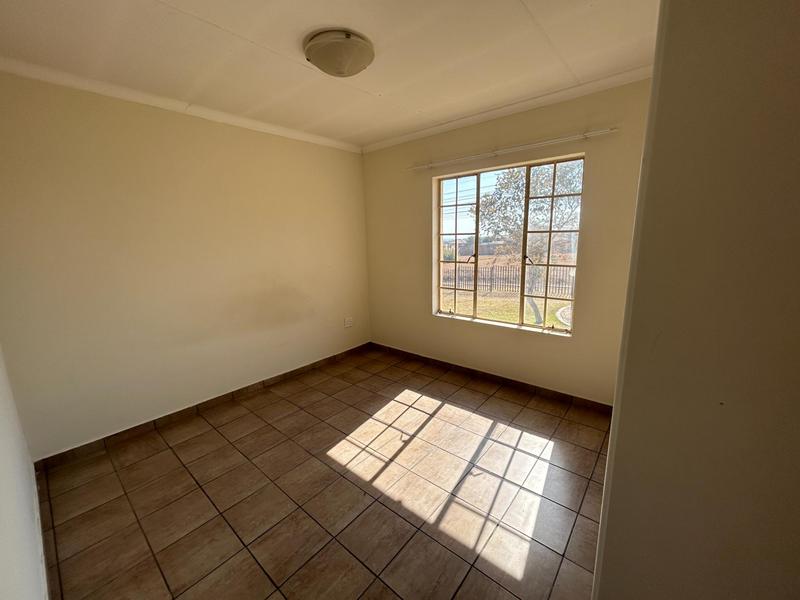 2 Bedroom Property for Sale in The Reeds Gauteng