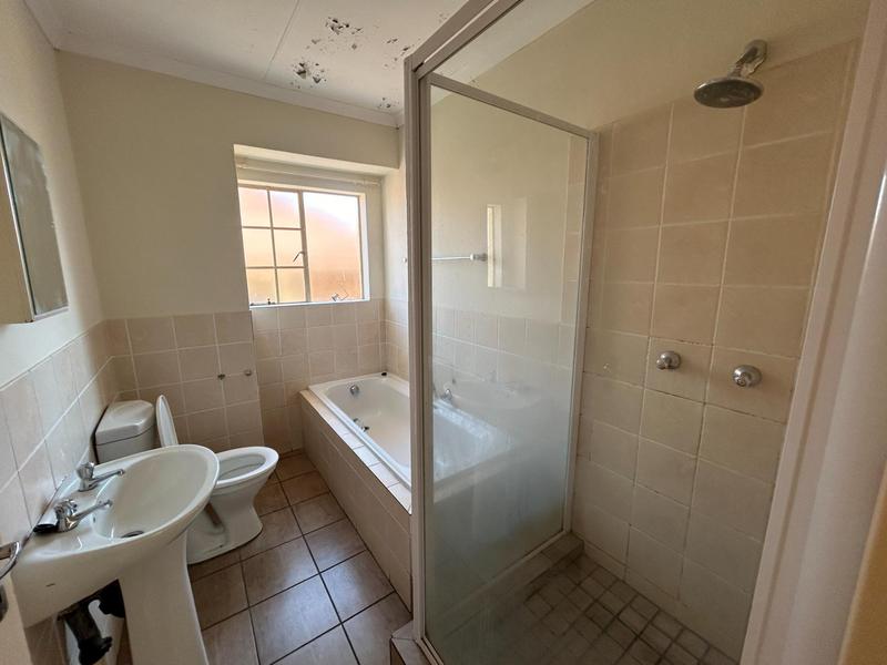 2 Bedroom Property for Sale in The Reeds Gauteng