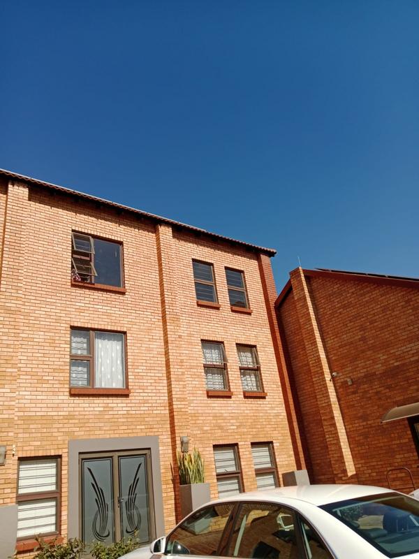 1 Bedroom Property for Sale in Montana Tuine Gauteng