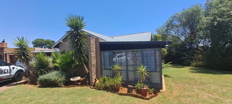 To Let 3 Bedroom Property for Rent in Dan Pienaarville Gauteng