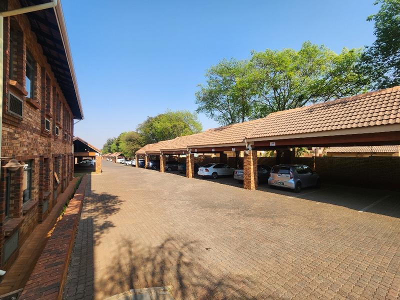 To Let commercial Property for Rent in Die Hoewes Gauteng