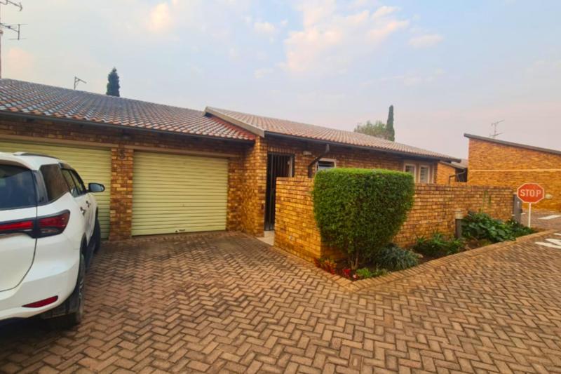 2 Bedroom Property for Sale in Glen Marais Gauteng