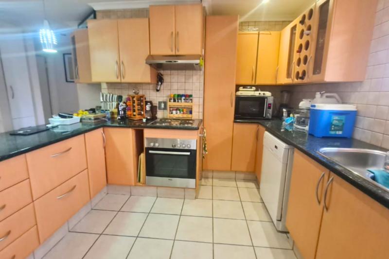 2 Bedroom Property for Sale in Glen Marais Gauteng