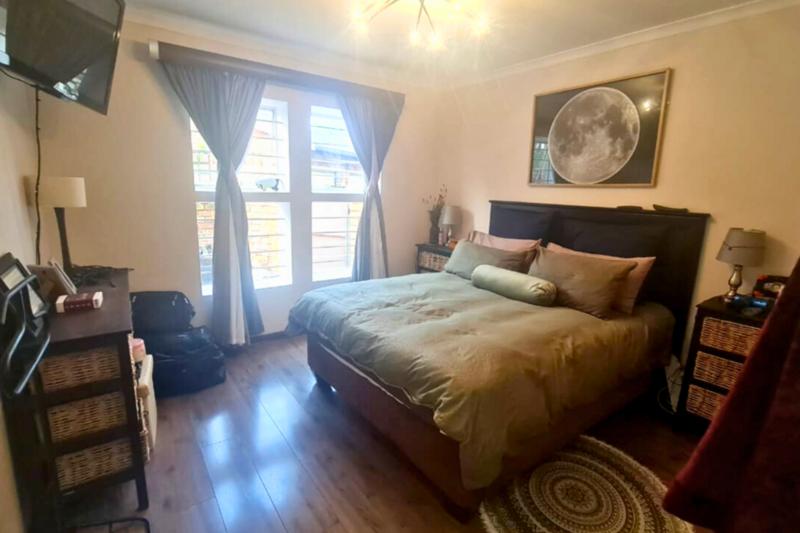 2 Bedroom Property for Sale in Glen Marais Gauteng