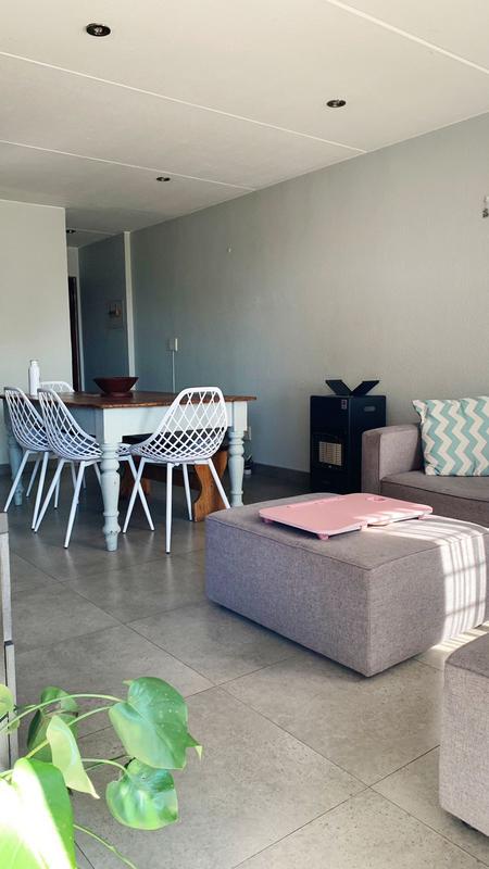 To Let 2 Bedroom Property for Rent in Linden Gauteng