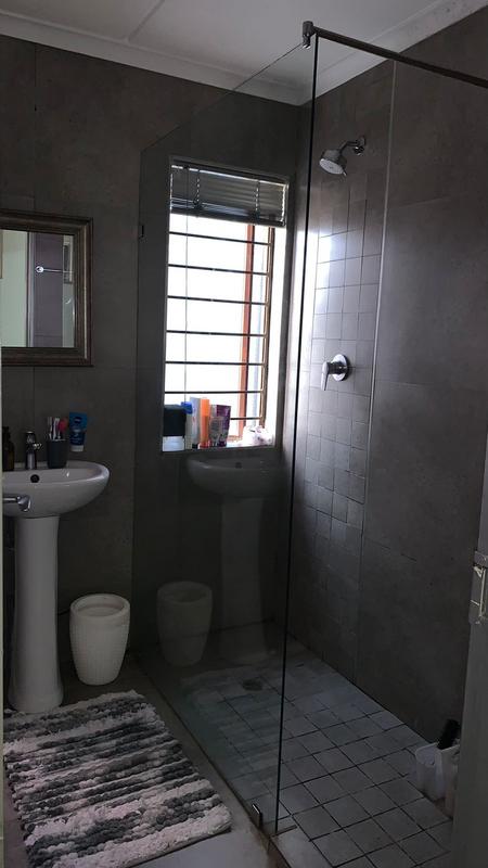 To Let 2 Bedroom Property for Rent in Linden Gauteng