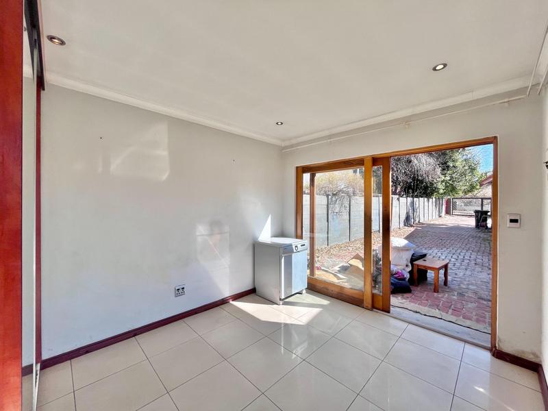 To Let 1 Bedroom Property for Rent in Lyndhurst Gauteng