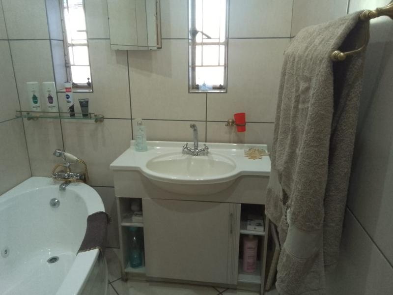 3 Bedroom Property for Sale in Vanderbijlpark SE 6 Gauteng