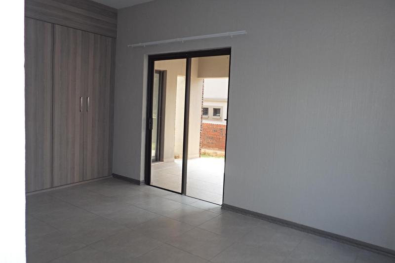 To Let 2 Bedroom Property for Rent in Victory Park Gauteng