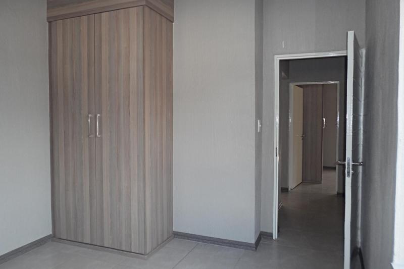 To Let 2 Bedroom Property for Rent in Victory Park Gauteng