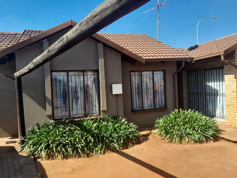 To Let 3 Bedroom Property for Rent in Protea Glen Gauteng