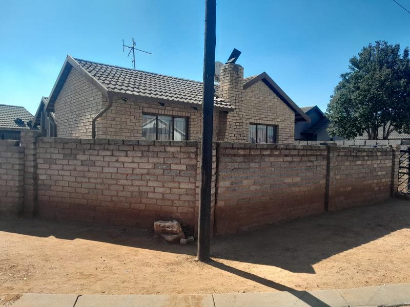 To Let 3 Bedroom Property for Rent in Protea Glen Gauteng