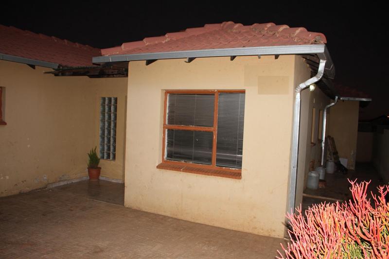 To Let 3 Bedroom Property for Rent in Naturena Gauteng