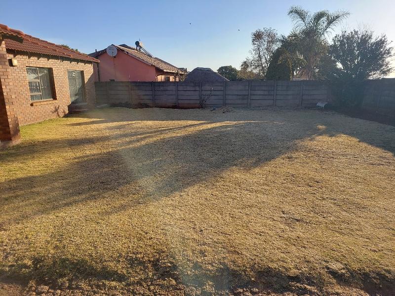 To Let 1 Bedroom Property for Rent in Dawn Park Gauteng