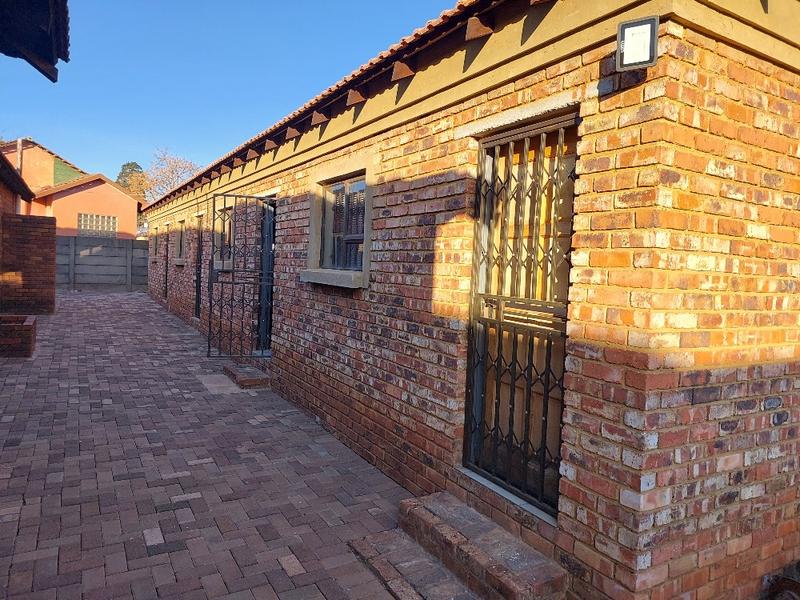 To Let 1 Bedroom Property for Rent in Dawn Park Gauteng