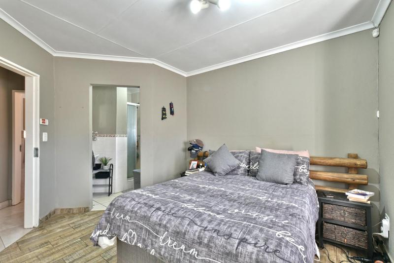 2 Bedroom Property for Sale in Wilgeheuwel Gauteng