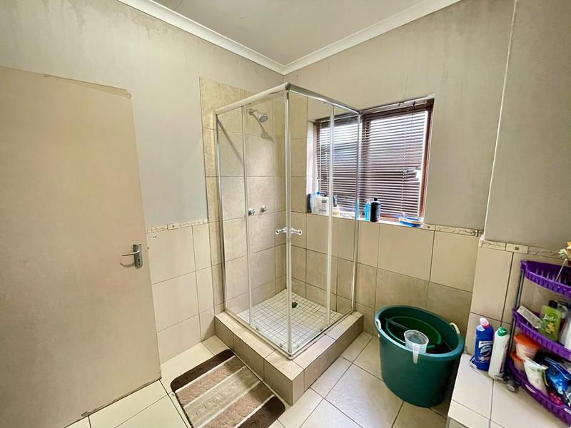 2 Bedroom Property for Sale in Vorna Valley Gauteng