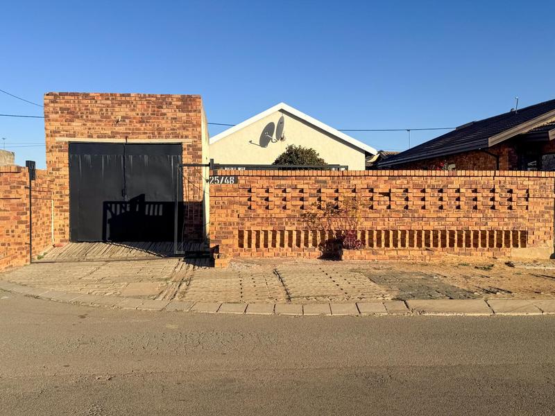 3 Bedroom Property for Sale in Zola Gauteng