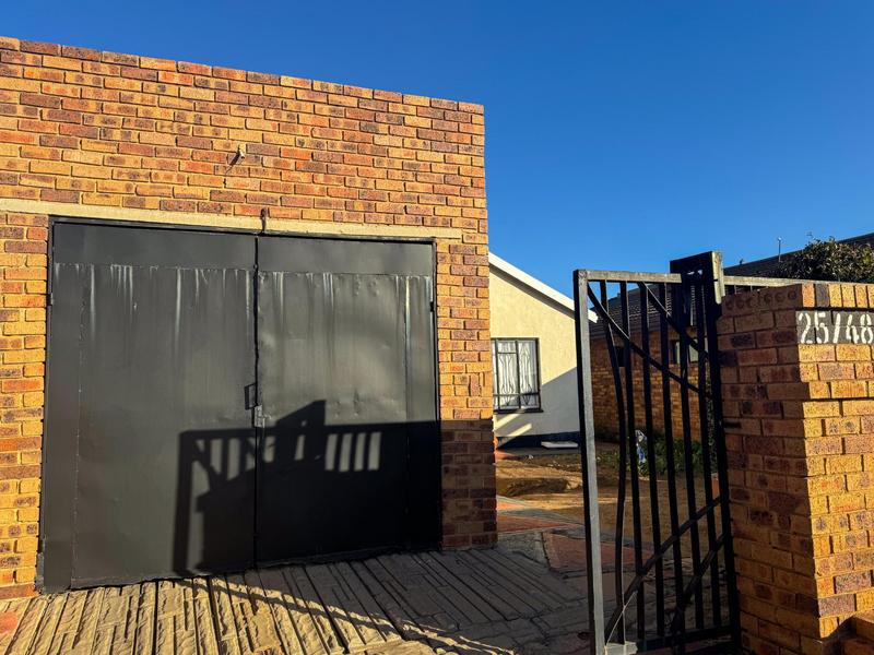 3 Bedroom Property for Sale in Zola Gauteng