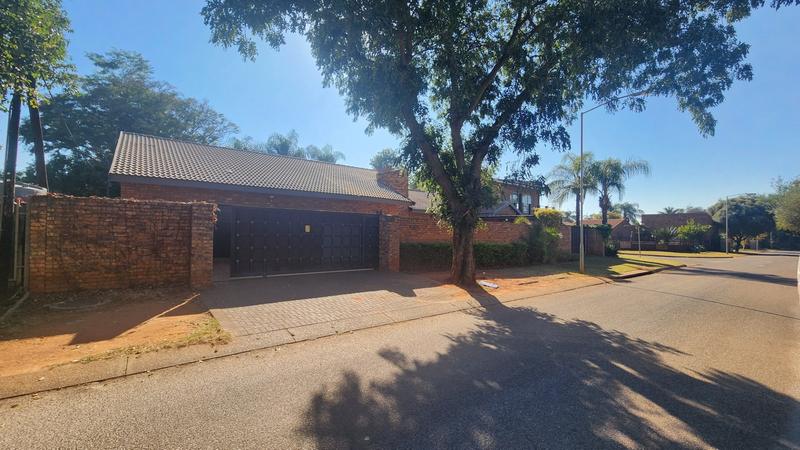 4 Bedroom Property for Sale in Sinoville Gauteng