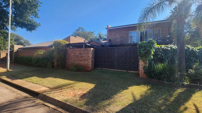 4 Bedroom Property for Sale in Sinoville Gauteng