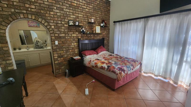 4 Bedroom Property for Sale in Sinoville Gauteng