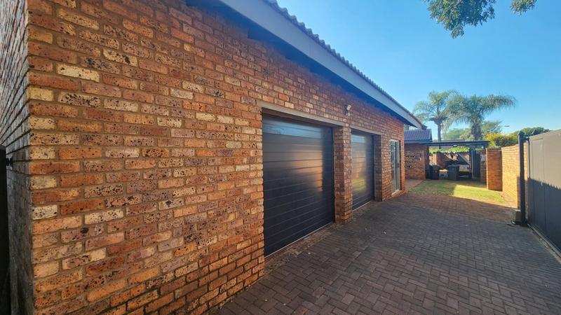 4 Bedroom Property for Sale in Sinoville Gauteng