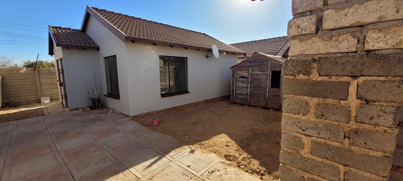 2 Bedroom Property for Sale in Soshanguve VV Gauteng