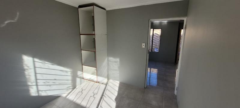 2 Bedroom Property for Sale in Soshanguve VV Gauteng