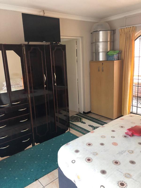 To Let 4 Bedroom Property for Rent in Vorna Valley Gauteng