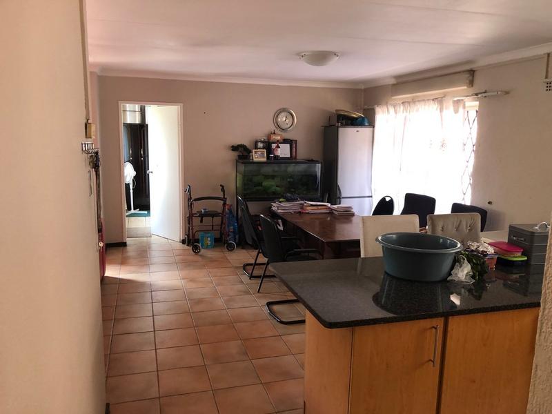 To Let 4 Bedroom Property for Rent in Vorna Valley Gauteng