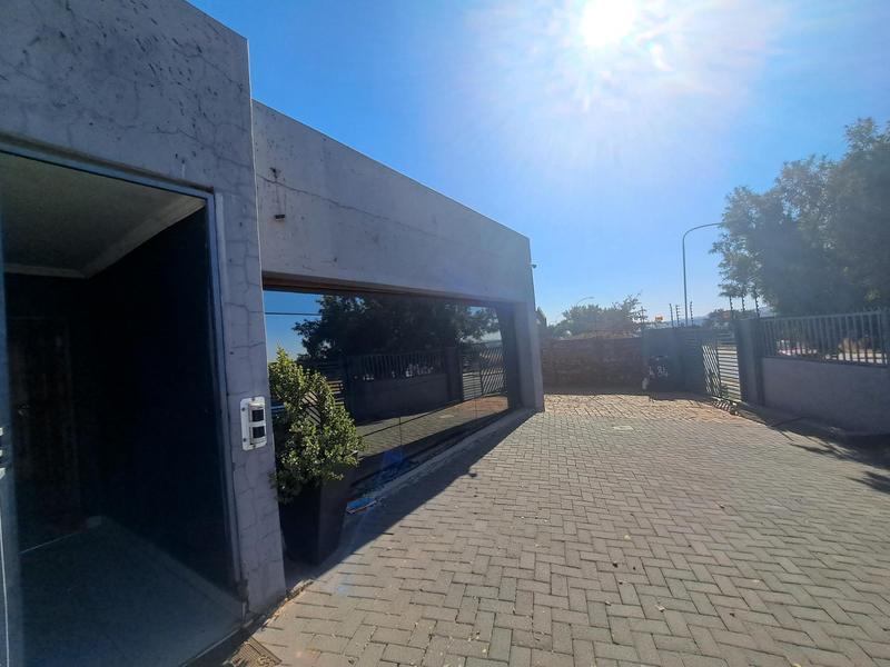 4 Bedroom Property for Sale in Heuweloord Gauteng