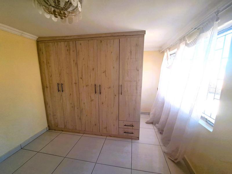 4 Bedroom Property for Sale in Heuweloord Gauteng