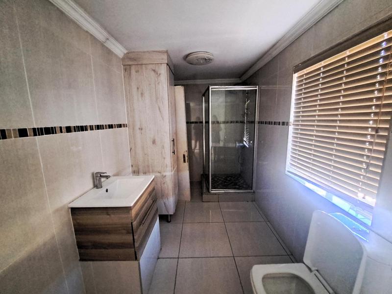 4 Bedroom Property for Sale in Heuweloord Gauteng