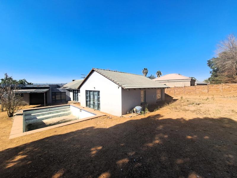 4 Bedroom Property for Sale in Heuweloord Gauteng