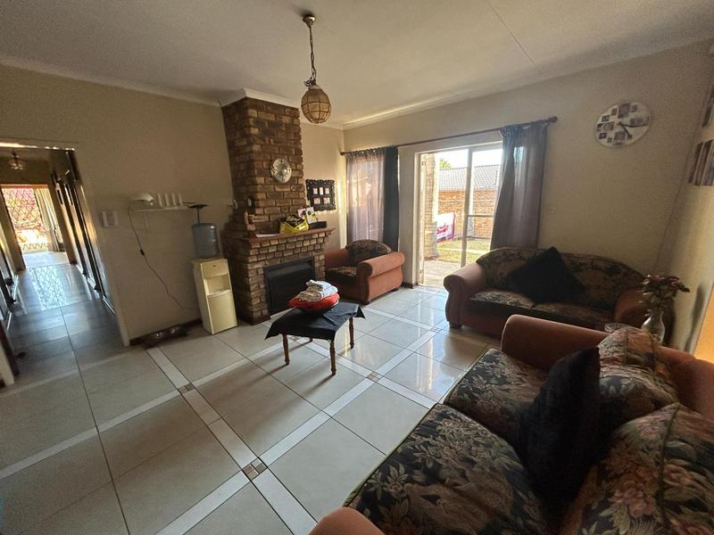 6 Bedroom Property for Sale in The Reeds Gauteng