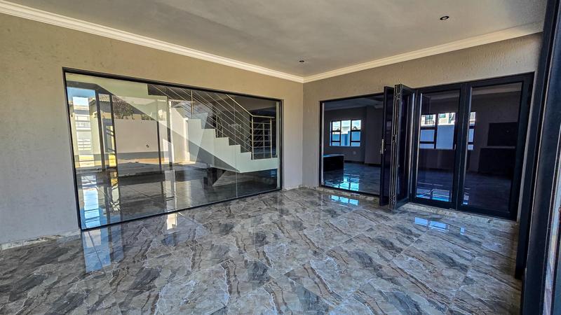 5 Bedroom Property for Sale in Six Fountains Estate Gauteng